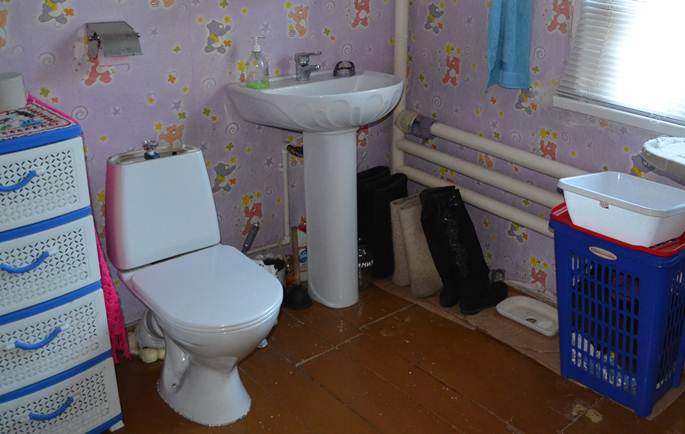 туалет в деревенском доме